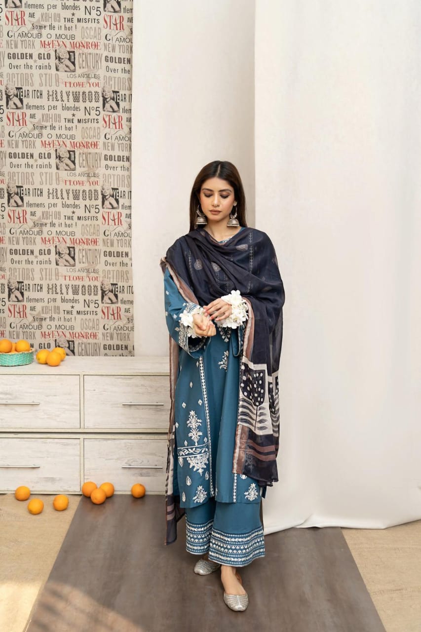 3 Pcs Women's Unstitched Embroidered Suit